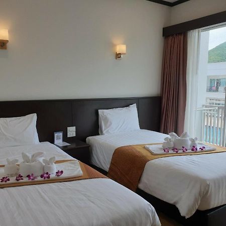 Swan Lake Hotel Sattahip Ngoại thất bức ảnh