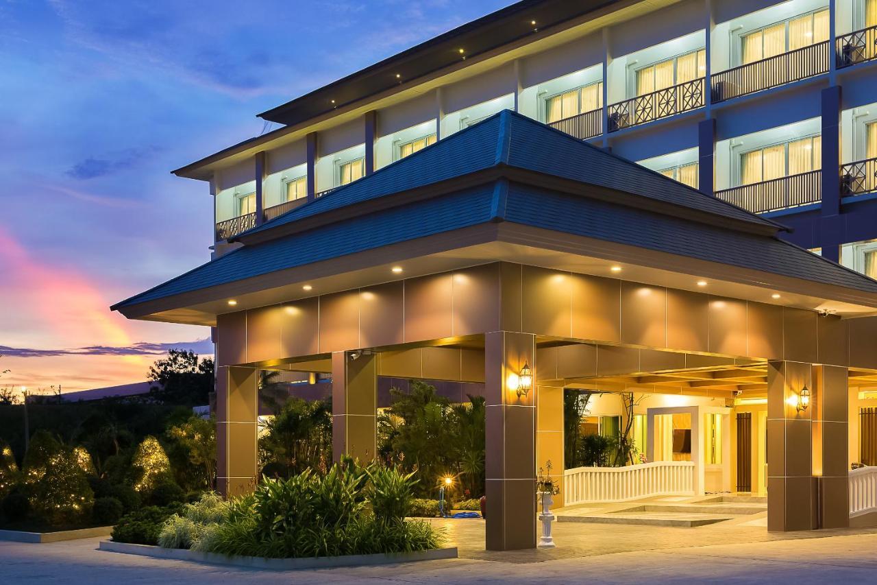 Swan Lake Hotel Sattahip Ngoại thất bức ảnh