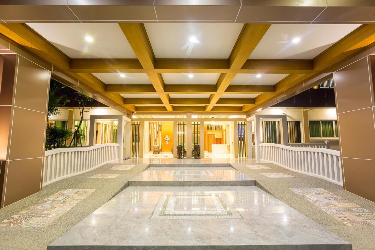 Swan Lake Hotel Sattahip Ngoại thất bức ảnh