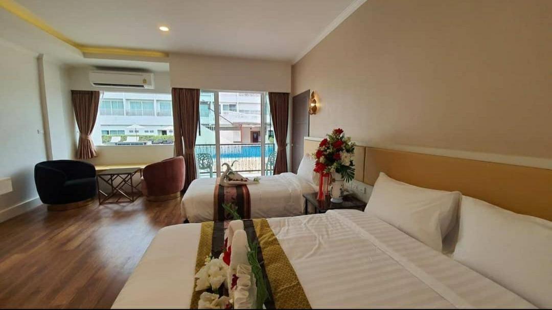 Swan Lake Hotel Sattahip Ngoại thất bức ảnh