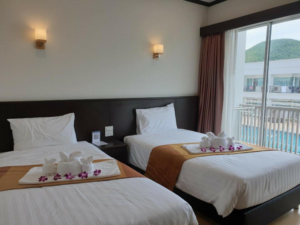 Swan Lake Hotel Sattahip Ngoại thất bức ảnh