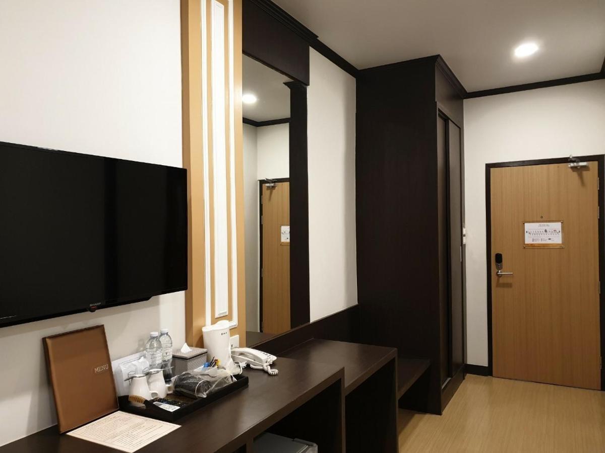 Swan Lake Hotel Sattahip Ngoại thất bức ảnh